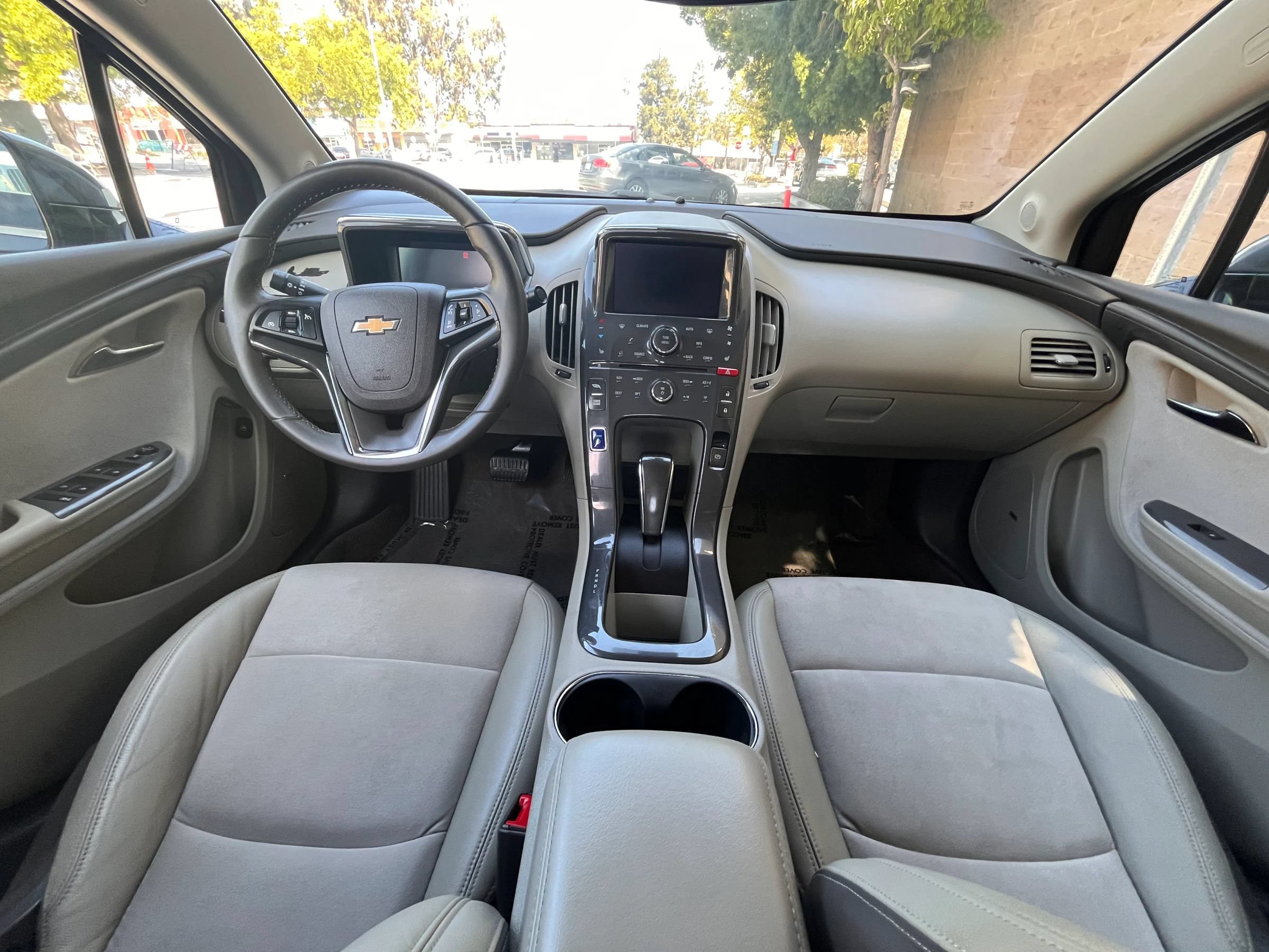 Used 2013 Chevrolet Volt Premium w/ Premium Trim Package FWD image 16