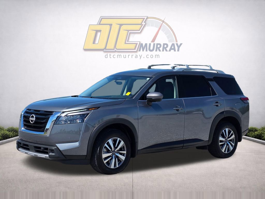 Used 2025 Nissan Pathfinder SL AWD/4WD image 2