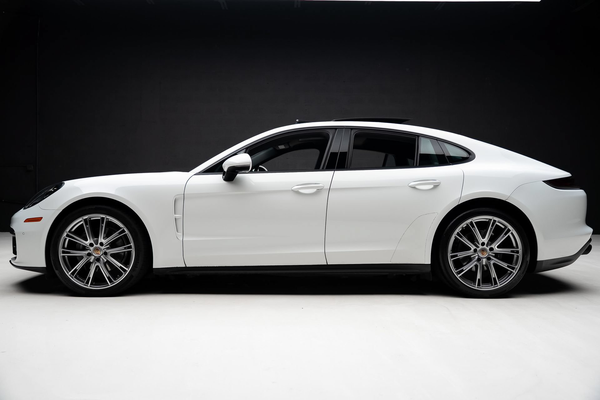 Used 2023 Porsche Panamera 4 AWD/4WD image 17