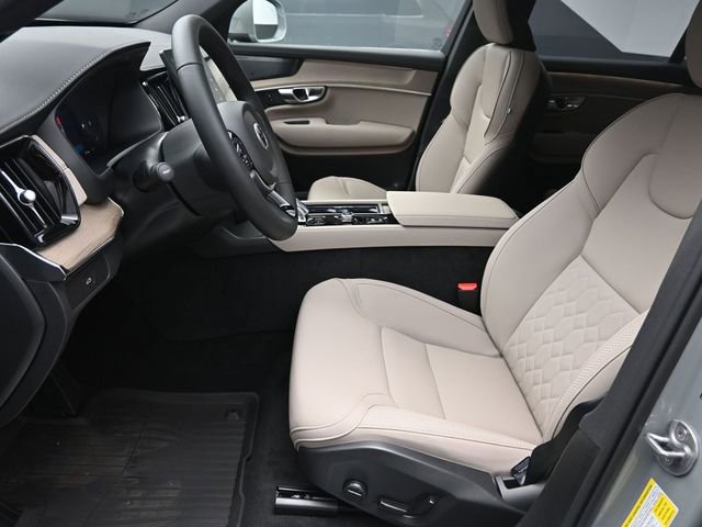 Used 2026 Volvo XC90 B6 Plus w/ Protection Package Premier image 18