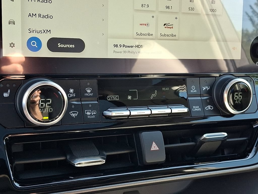 Used 2023 Toyota Highlander XLE FWD image 19