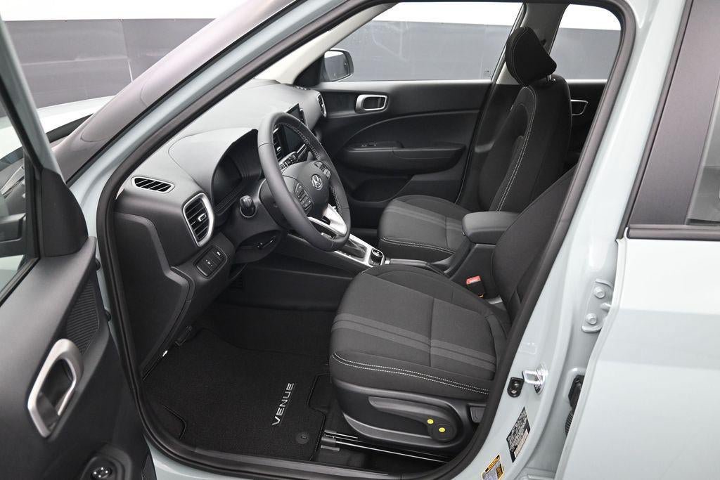 New 2026 Hyundai Venue SEL FWD image 9