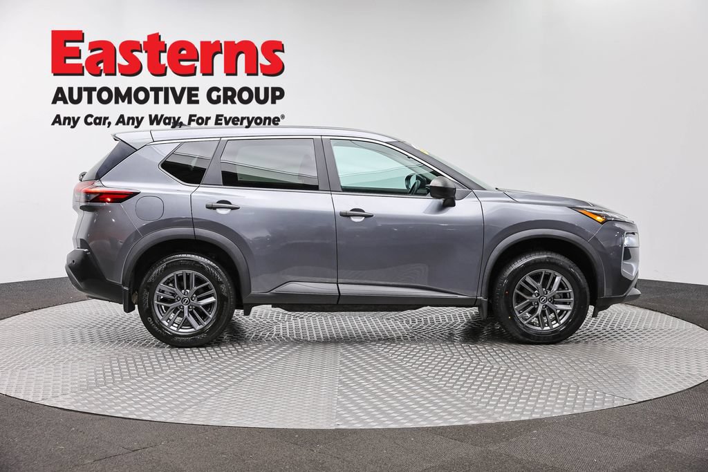 Used 2023 Nissan Rogue S AWD/4WD image 4
