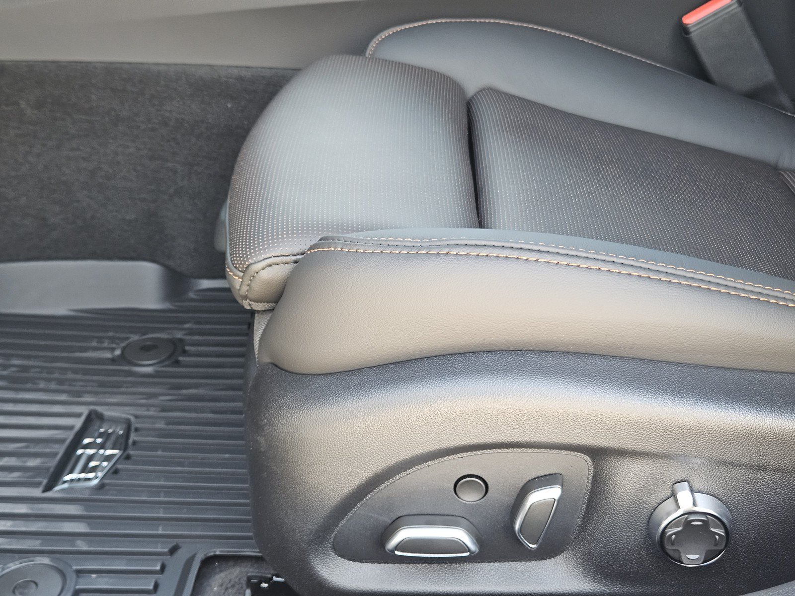New 2026 Cadillac CT5 V w/ Technology Package RWD image 17