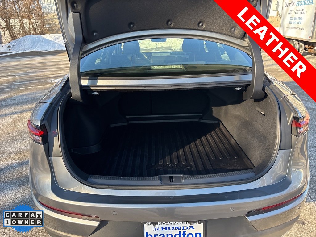 Used 2023 Toyota Crown Limited image 29