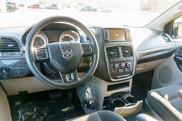 Used 2019 Dodge Grand Caravan SE image 15