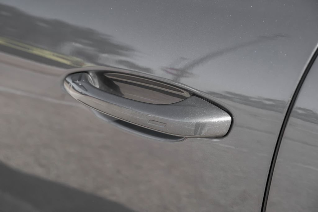 Used 2019 Porsche Cayenne image 52