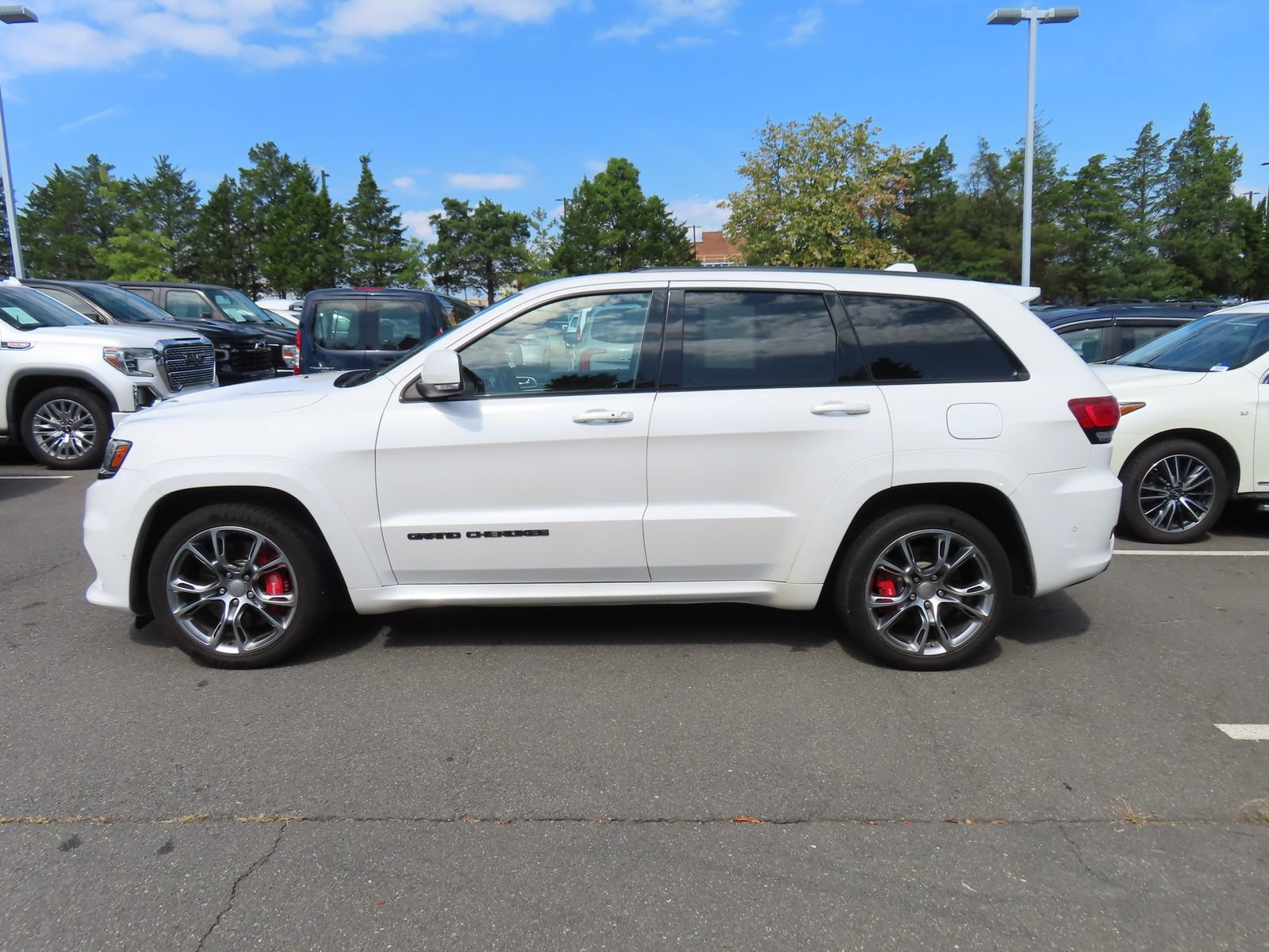 Used 2020 Jeep Grand Cherokee SRT w/ Trailer Tow Group IV AWD/4WD image 8