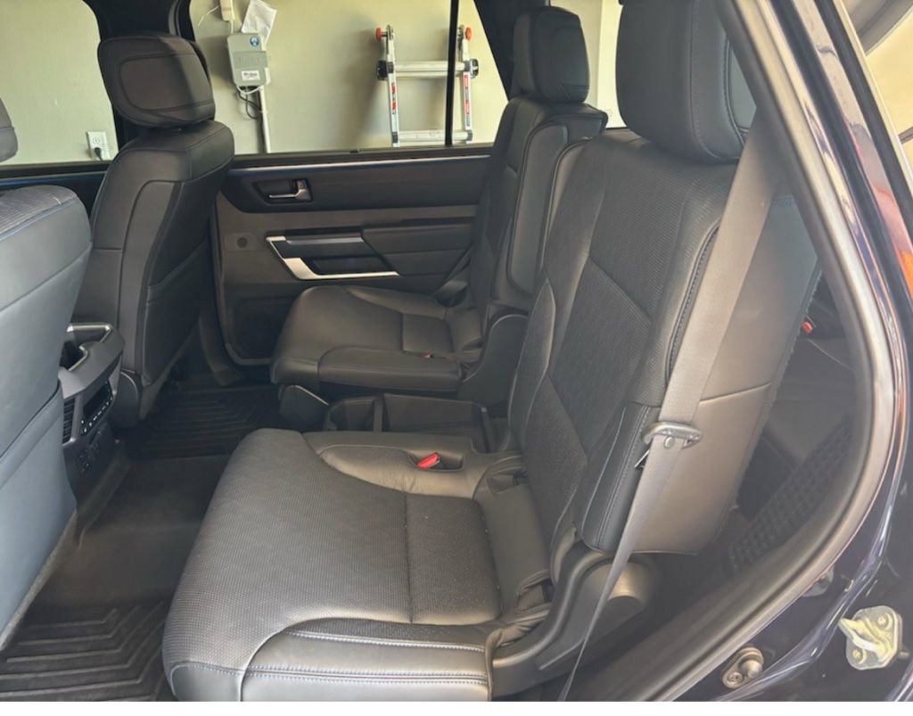 Used 2024 Toyota Sequoia Platinum AWD/4WD image 7