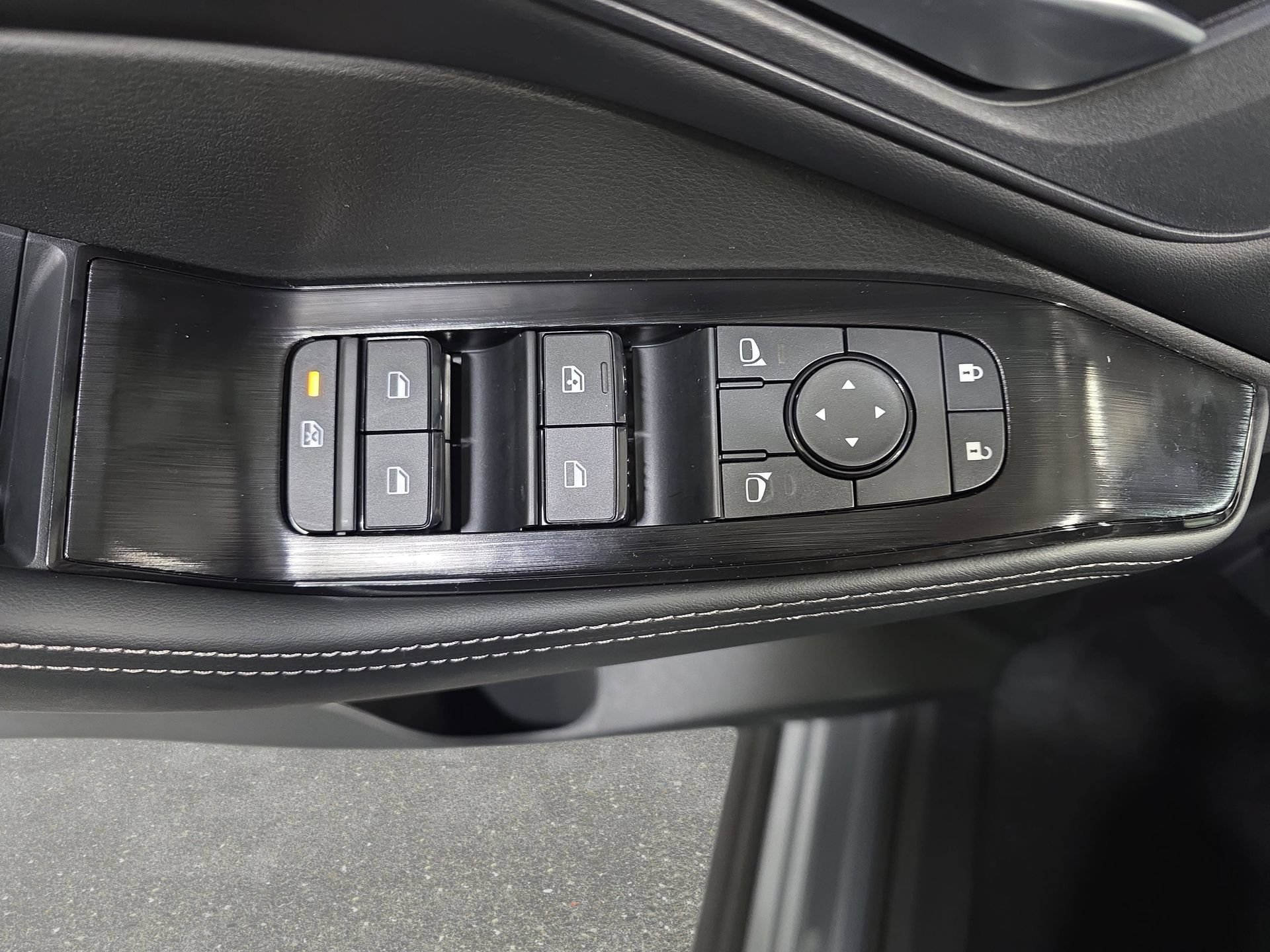 New 2026 Nissan Rogue SV w/ Cold Weather Package FWD image 27