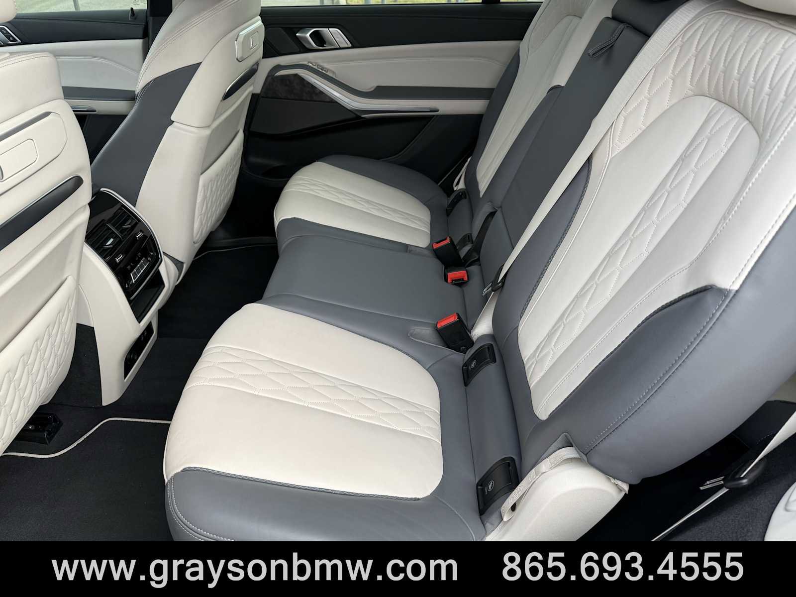 Used 2023 BMW X7 xDrive40i w/ Dynamic Handling Package image 31