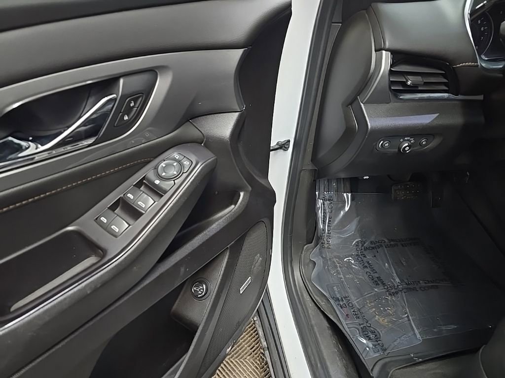 Used 2019 Chevrolet Traverse RS image 28