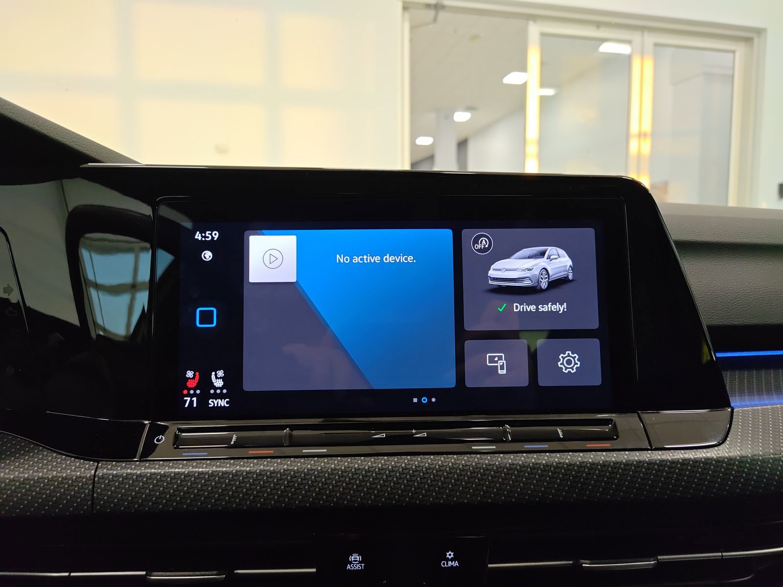 Used 2023 Volkswagen Golf R image 20