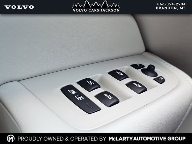 New 2026 Volvo XC60 B5 Ultra w/ Protection Package Premier image 16