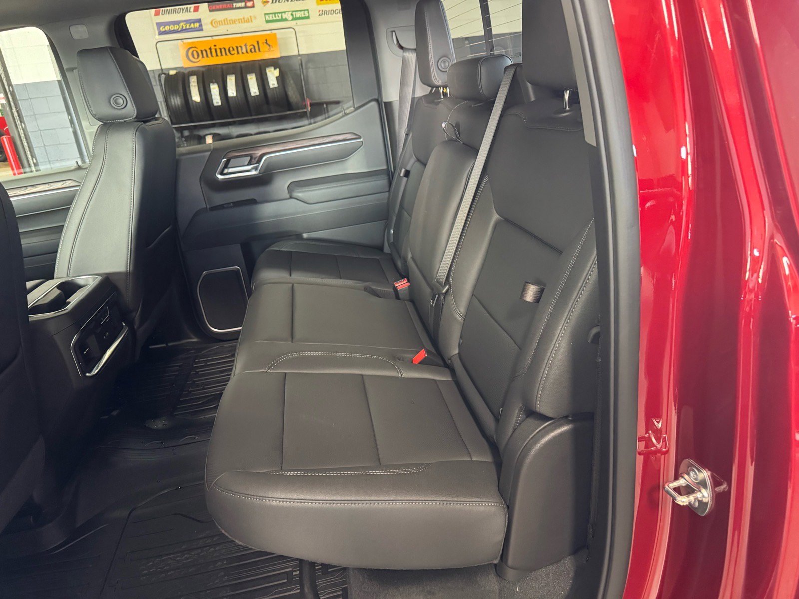 New 2026 GMC Sierra 1500 SLT w/ SLT Premium Plus Package image 9