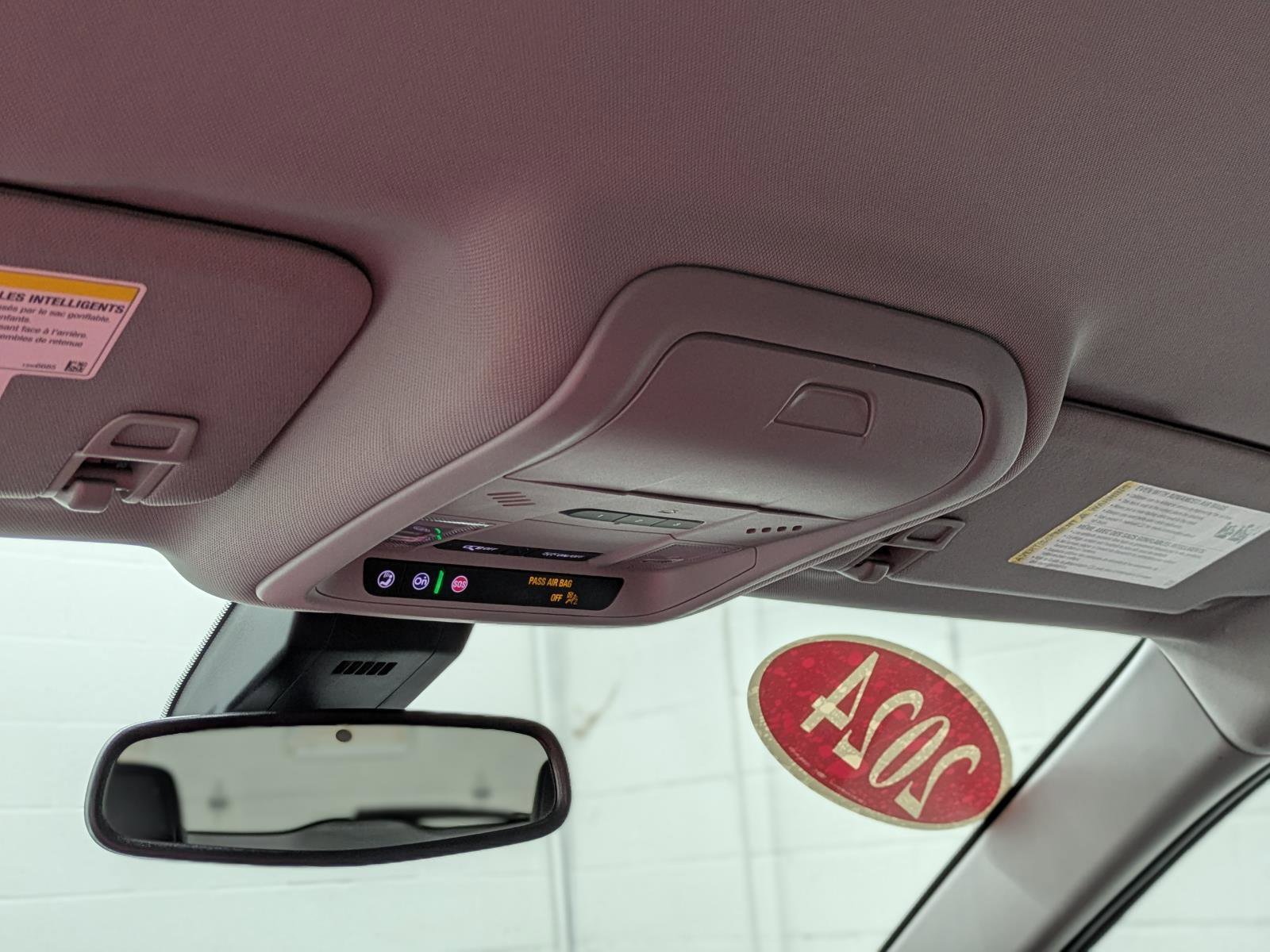 Used 2024 GMC Terrain SLT image 31