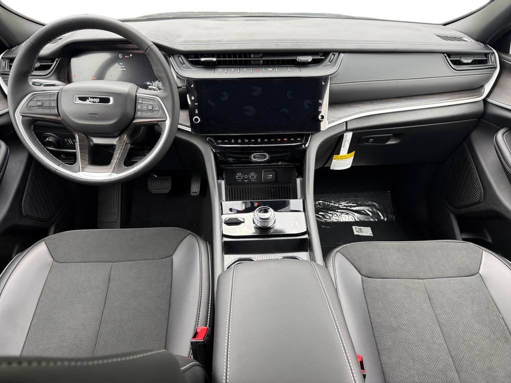 New 2026 Jeep Grand Cherokee Altitude AWD/4WD image 11