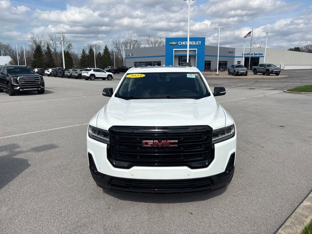 Used 2023 GMC Acadia SLT w/ Elevation Edition image 2
