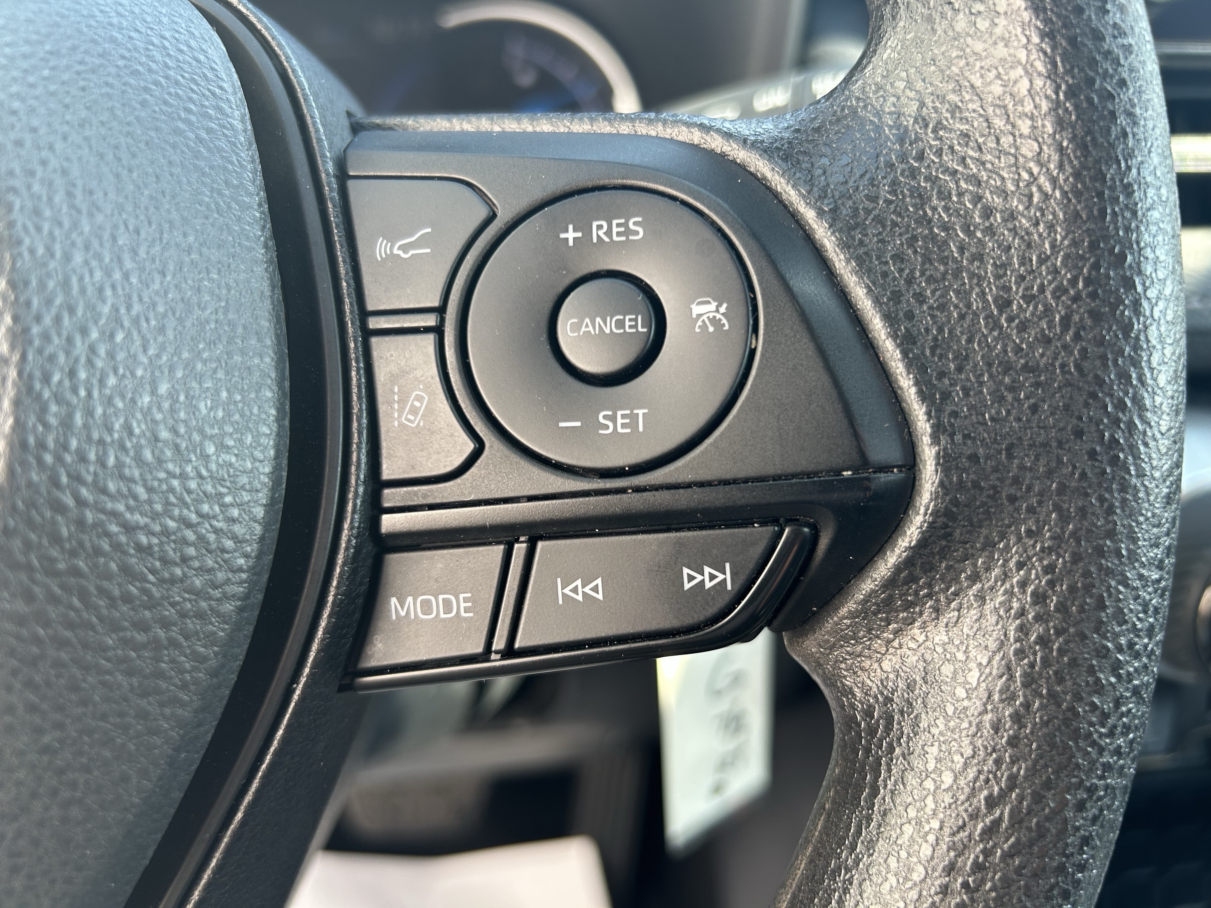 Certified 2025 Toyota RAV4 LE AWD/4WD image 23