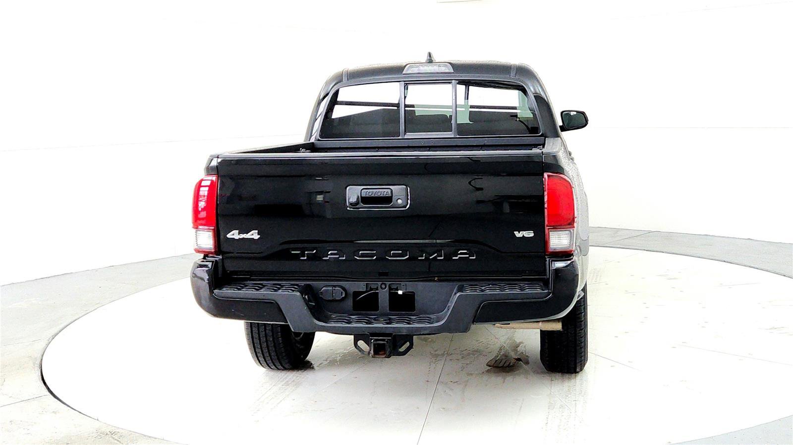 Certified 2023 Toyota Tacoma SR AWD/4WD image 5