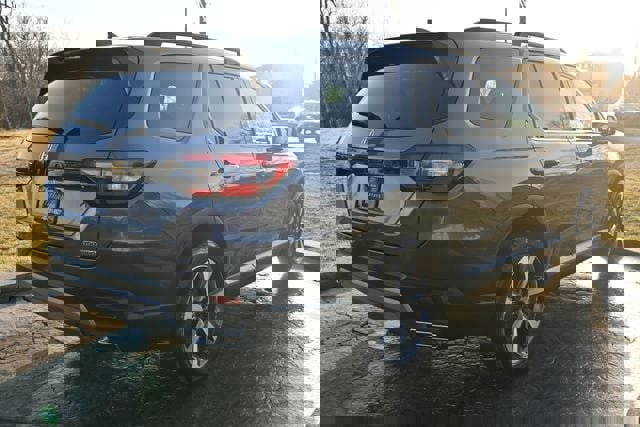 Used 2025 Honda Pilot Touring image 5