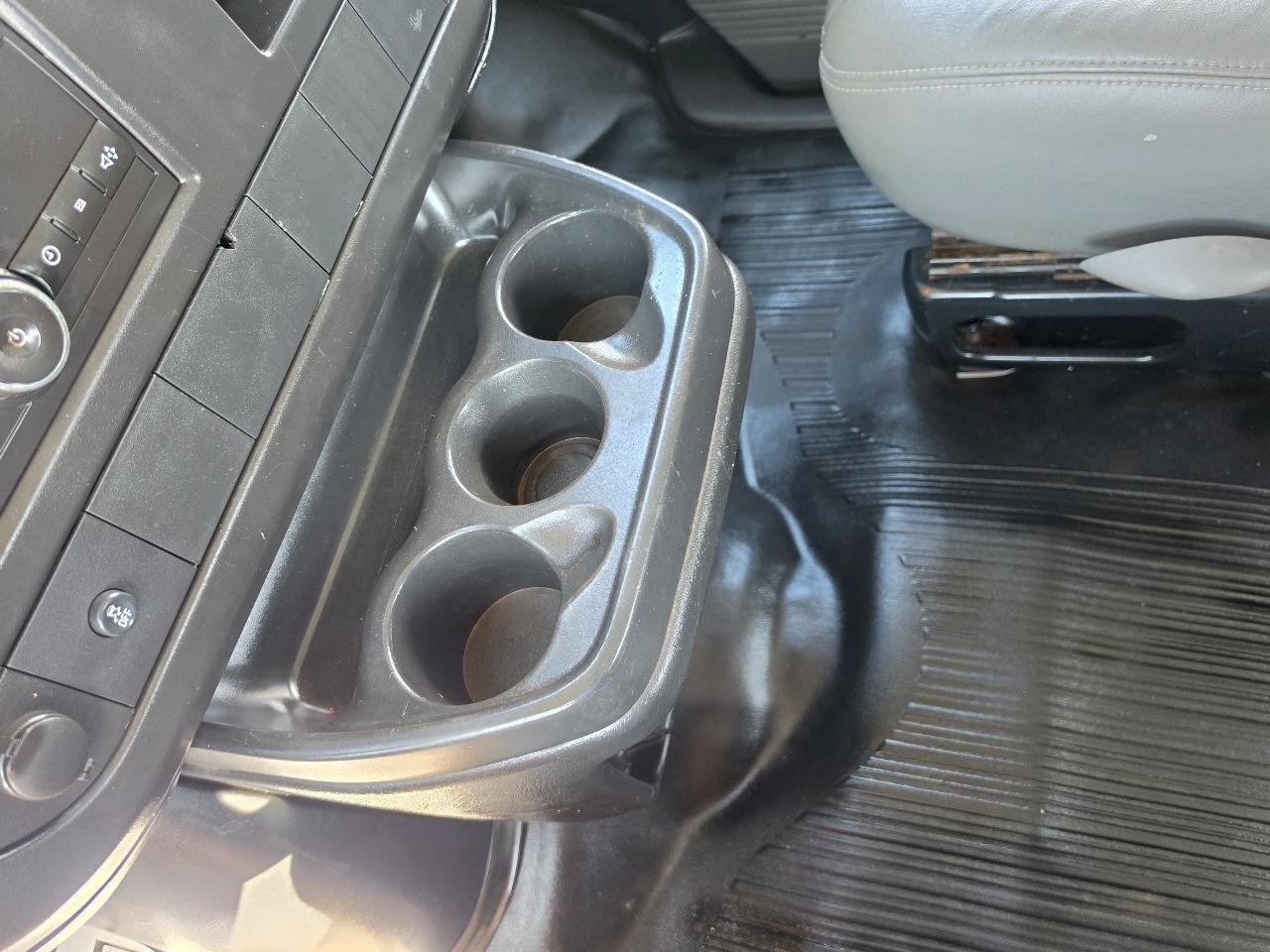 Used 2013 Chevrolet Express 2500 RWD image 13