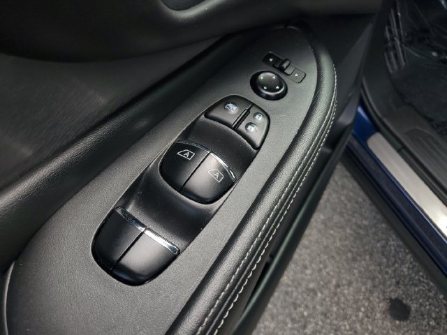 Used 2021 Nissan Murano SL w/ SL Moonroof Package FWD image 23