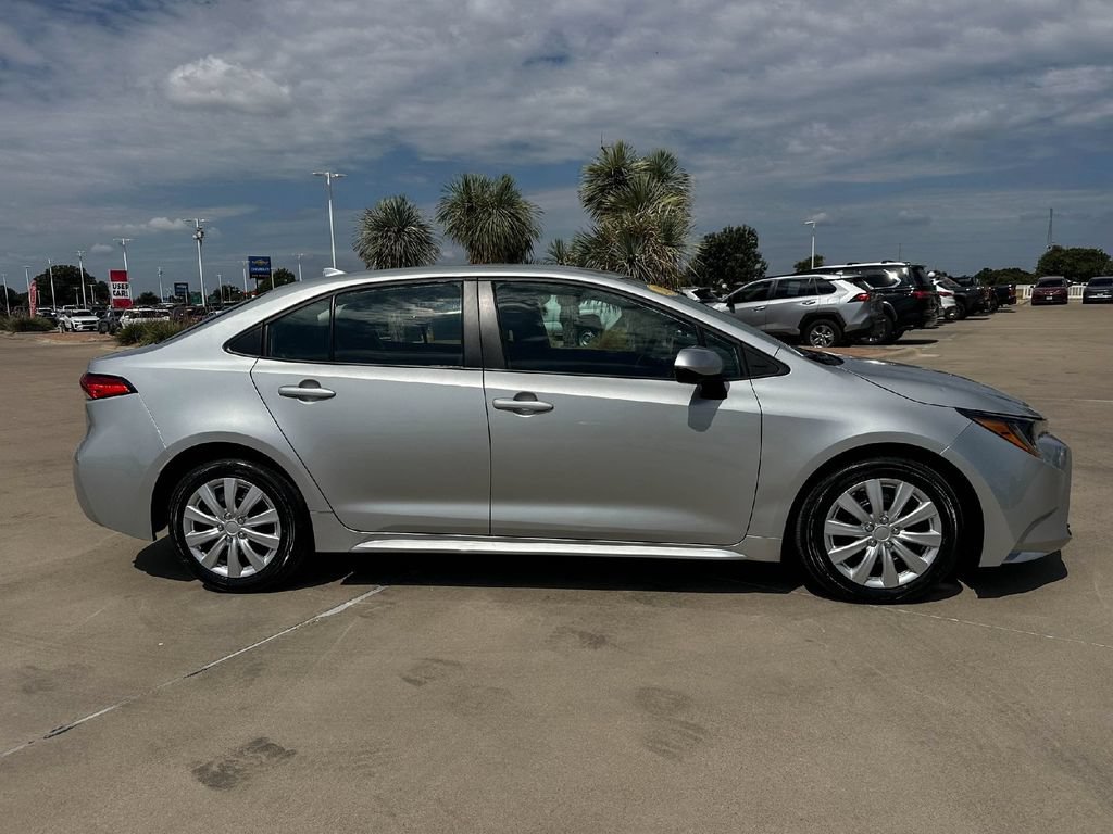 Certified 2025 Toyota Corolla LE FWD image 2