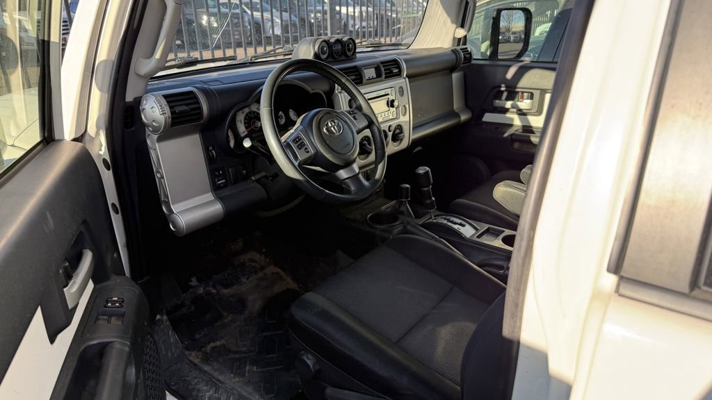Used 2012 Toyota FJ Cruiser Base w/ Upgrade Pkg image 3