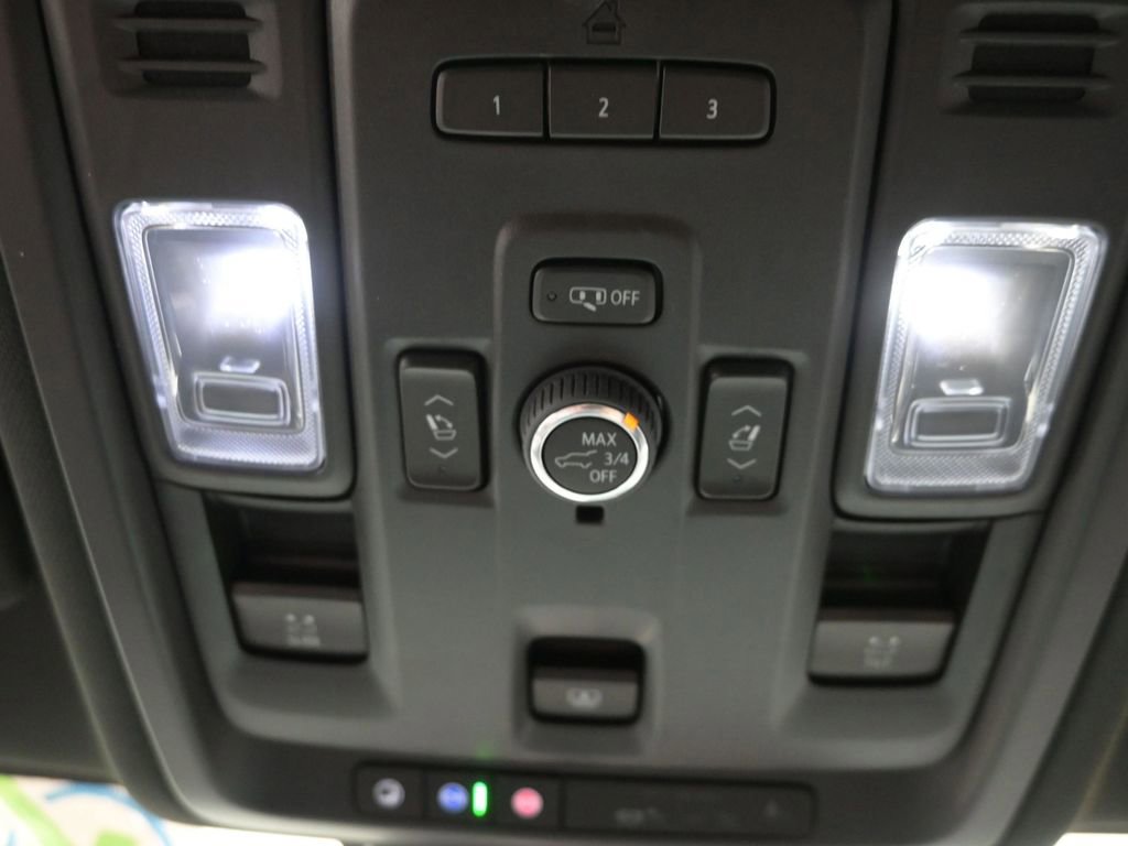 Used 2024 Chevrolet Tahoe Z71 w/ Luxury Package image 20