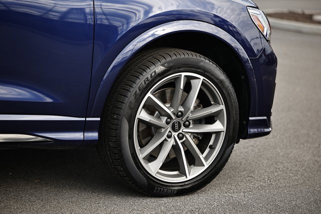 Certified 2025 Audi Q3 2.0T Premium w/ Convenience Package image 5