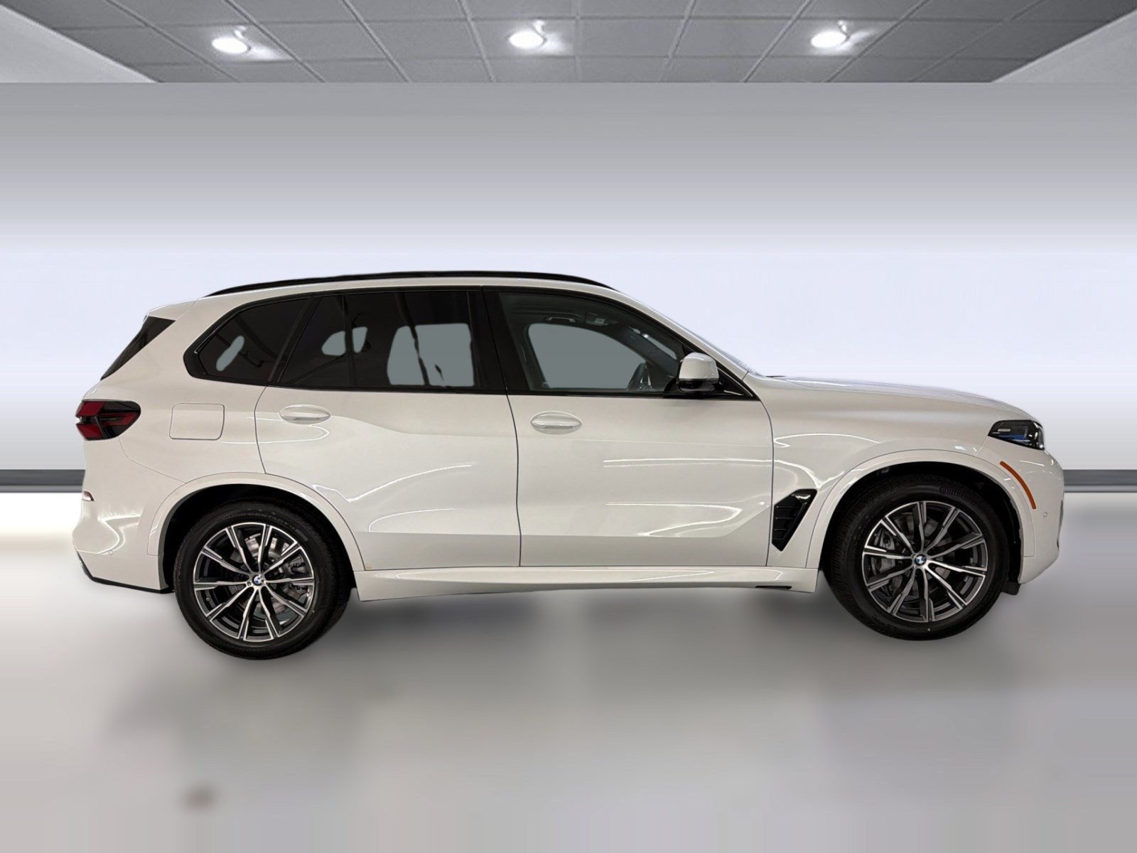 Used 2026 BMW X5 xDrive50e w/ M Sport Package AWD/4WD image 7