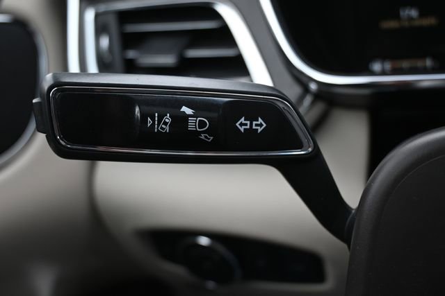 Used 2017 Lincoln Continental Reserve w/ Technology Package image 39