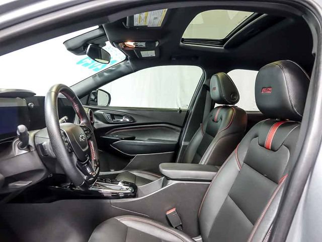 Certified 2025 Chevrolet Trax RS w/ Sunroof Package FWD image 13