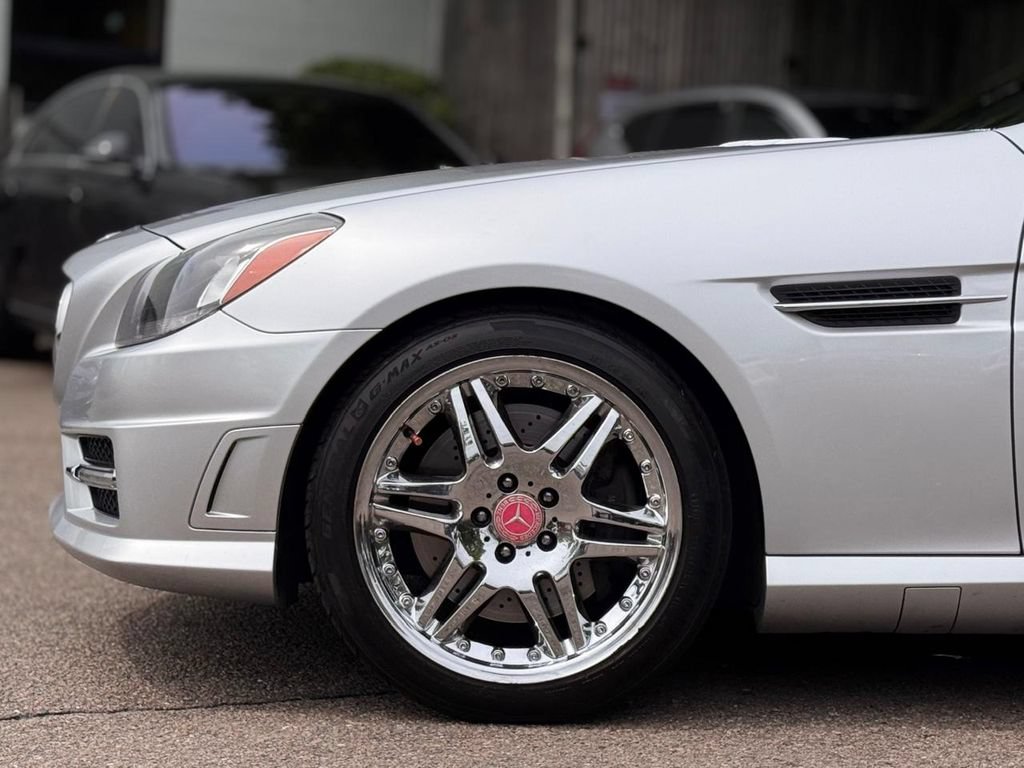 Used 2015 Mercedes-Benz SLK 250 image 12