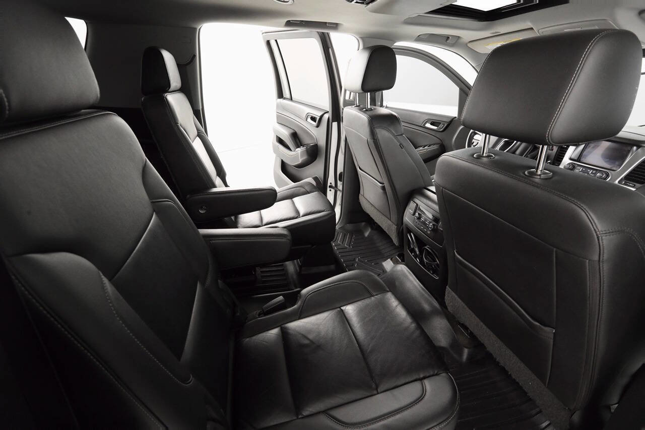 Used 2017 Chevrolet Suburban LT w/ LT Signature Package image 16