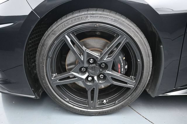 Used 2023 Chevrolet Corvette Stingray Coupe w/ Z51 Performance Package RWD image 11