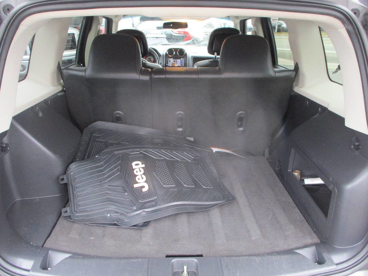 Used 2015 Jeep Patriot High Altitude image 11