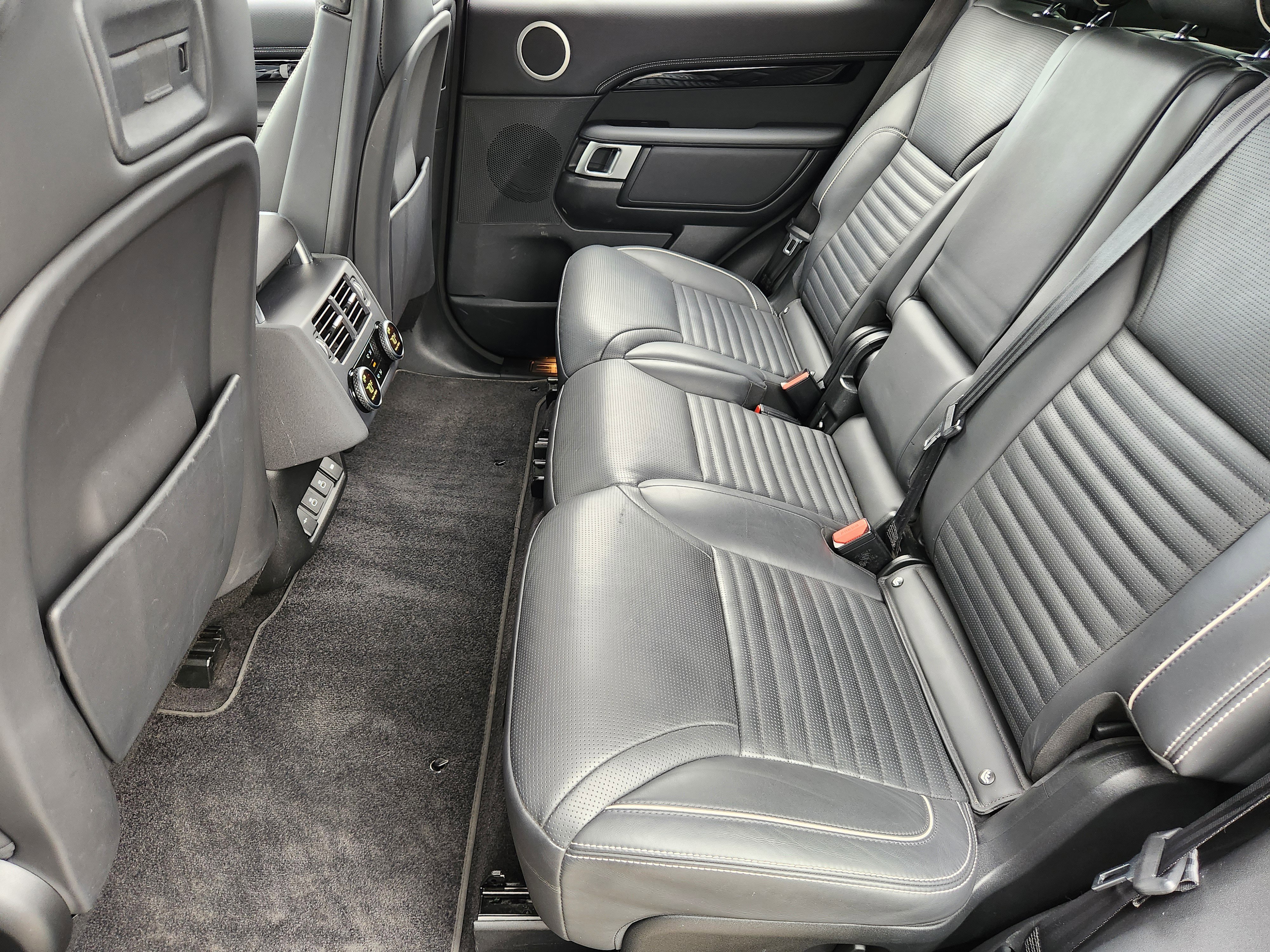 Used 2022 Land Rover Discovery HSE R-Dynamic image 31