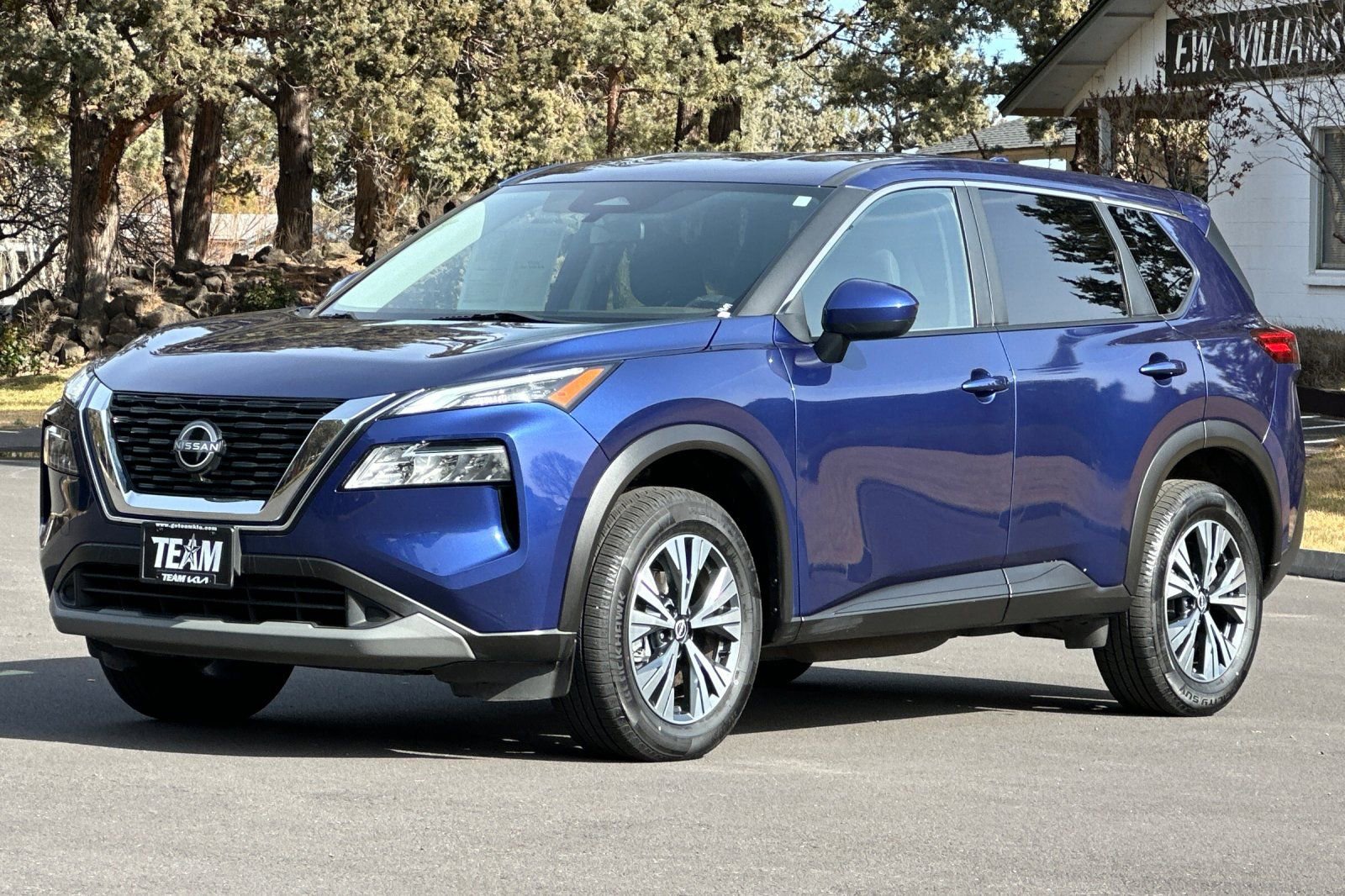 Used 2023 Nissan Rogue SV image 8