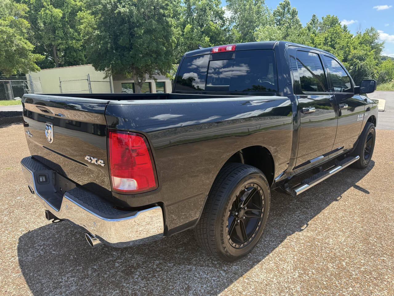 Used 2017 RAM 1500 Lone Star AWD/4WD image 4
