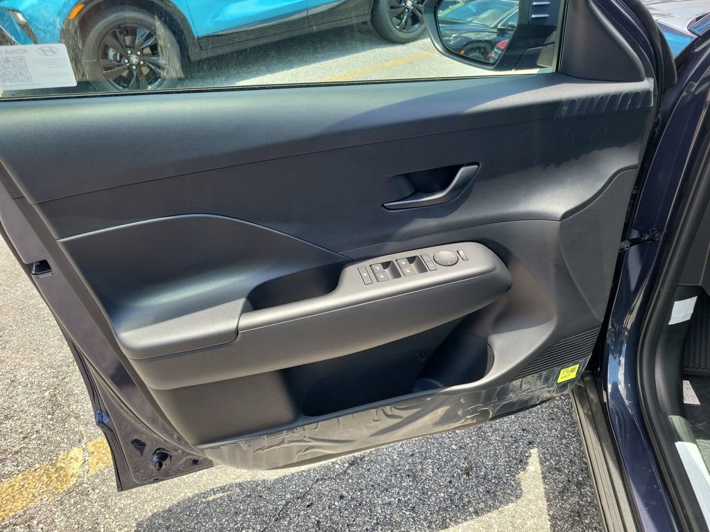 Certified 2025 Hyundai Kona SEL image 6