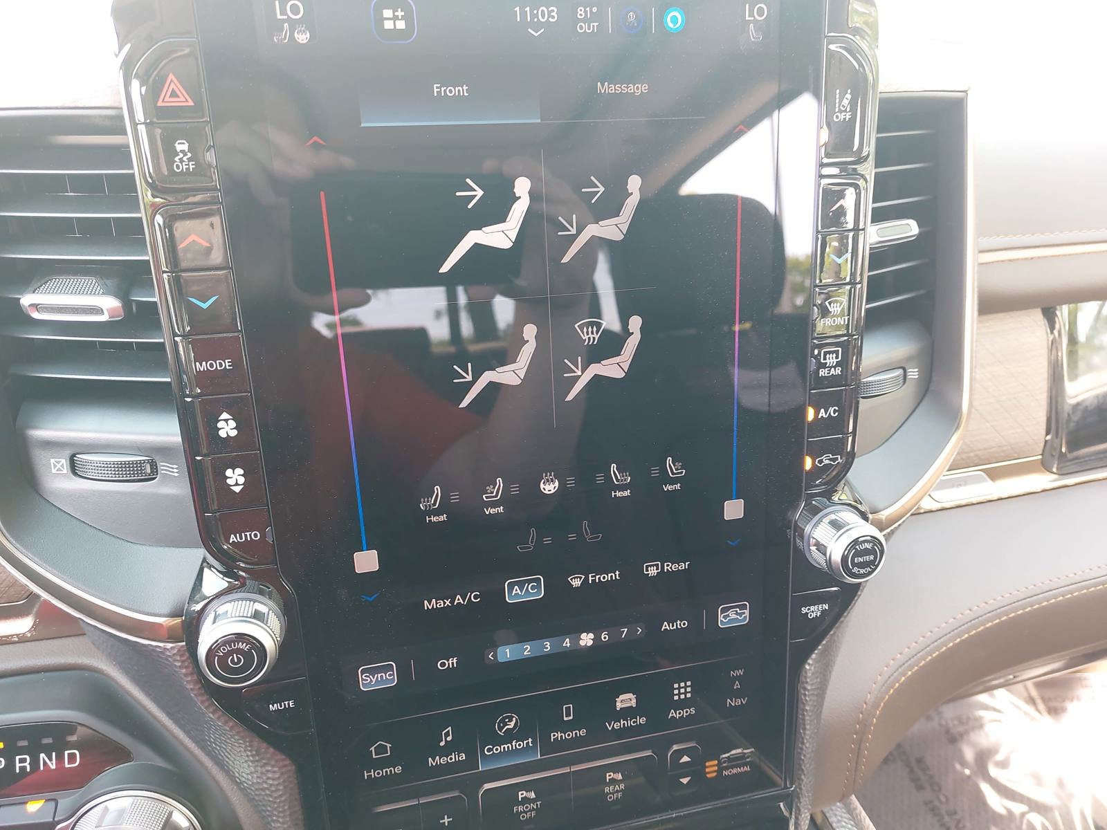 New 2025 RAM 1500 Limited AWD/4WD image 21