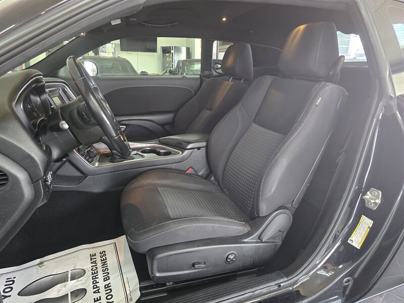 Used 2019 Dodge Challenger SXT w/ Blacktop Package RWD image 9
