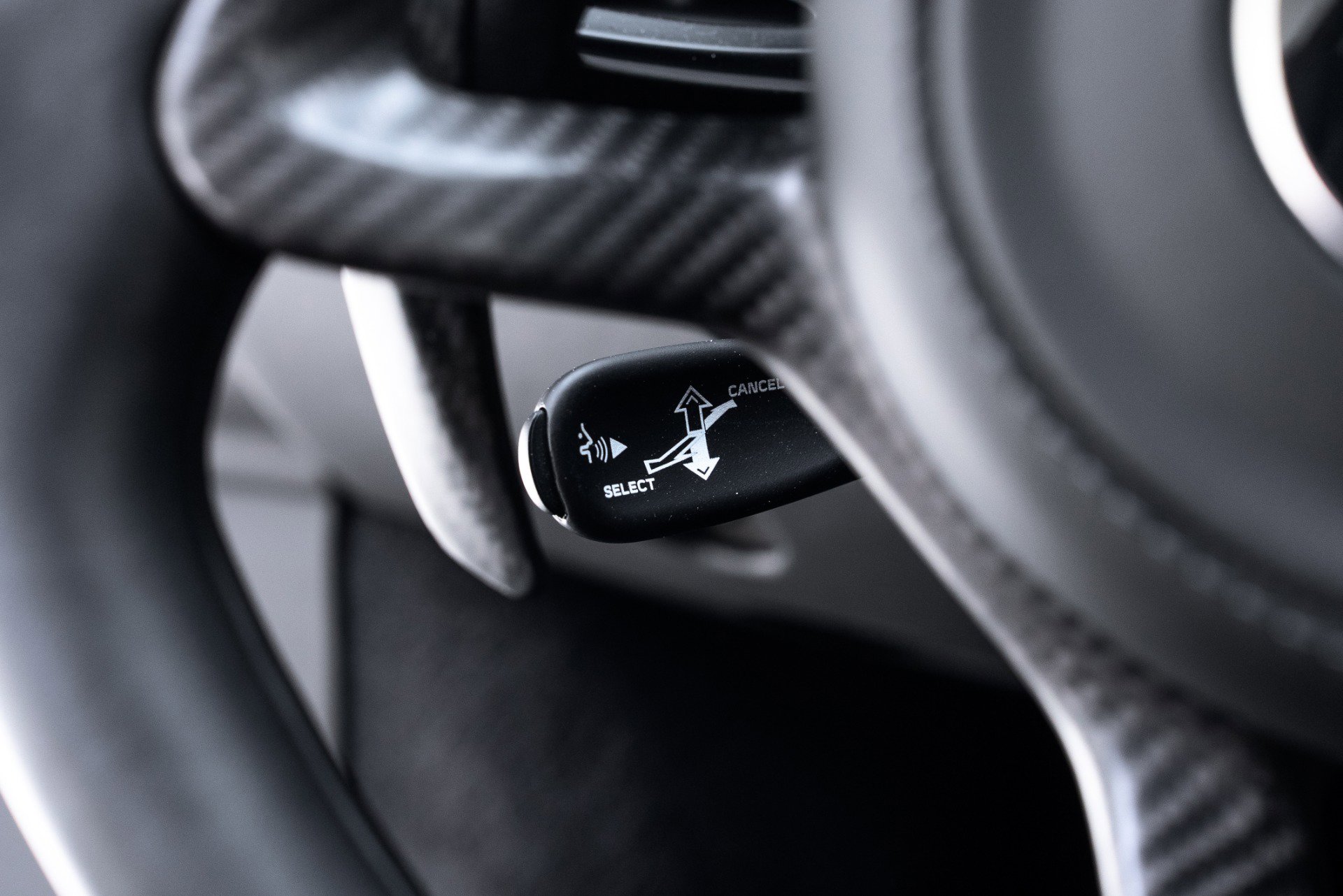Used 2024 McLaren Artura image 36