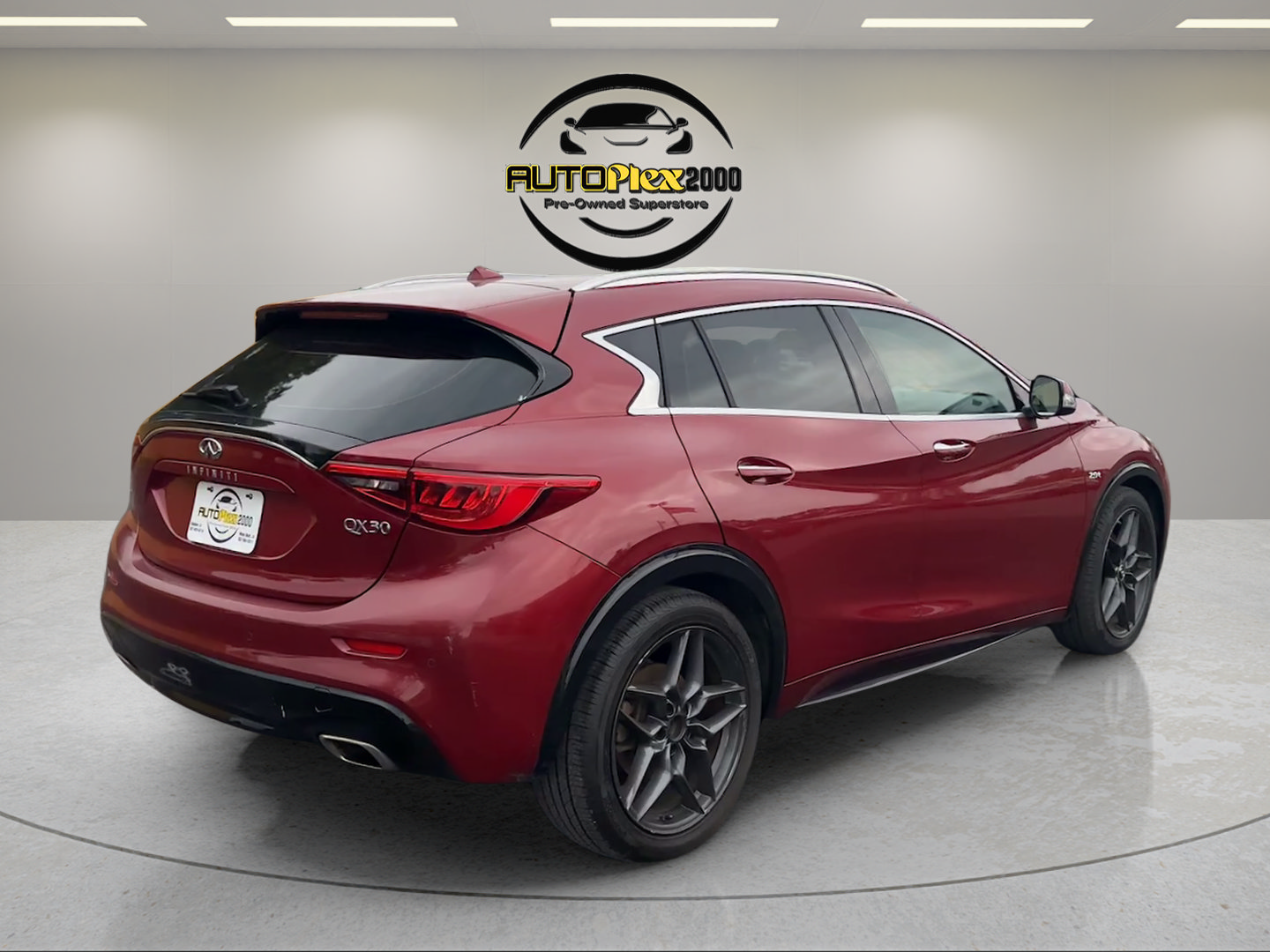 Used 2018 INFINITI QX30 Premium w/ Navigation Package FWD image 7