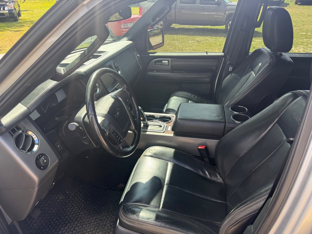 Used 2015 Ford Expedition EL Platinum image 4