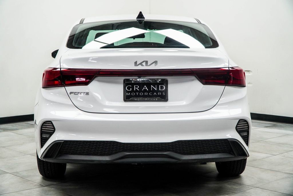 Used 2023 Kia Forte LXS w/ LXS Technology Package image 9