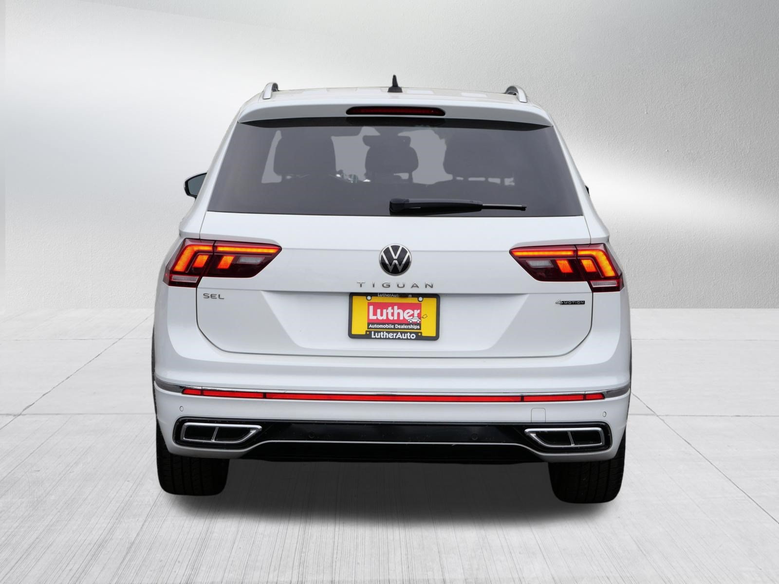 Used 2024 Volkswagen Tiguan SEL R-Line AWD/4WD image 6