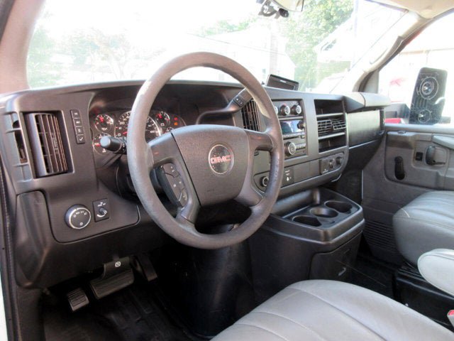 Used 2015 GMC Savana 3500 Extended RWD image 8